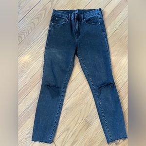 Gap true skinny jeans size 28 faded black color